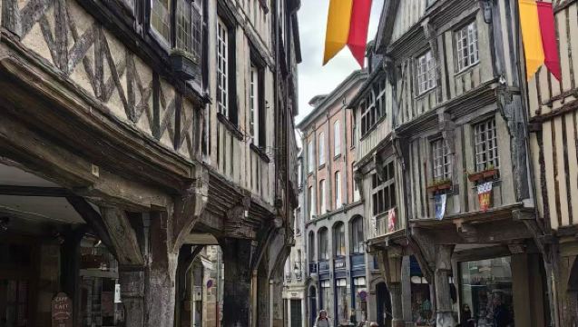 比利時布魯塞爾來回盧森堡風景走廊+迪南【中文包車+景點可調】