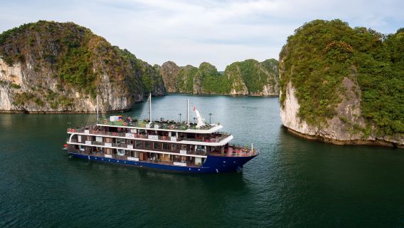 La Pandora Overnight Cruise: Ha Long Bay & Lan Ha Bay Tour