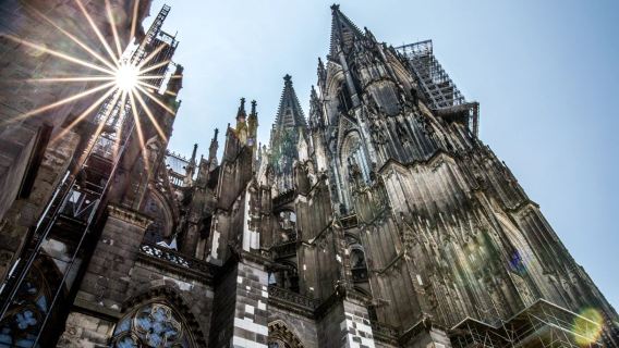 Cologne Pergi-Balik: Menara Berkembar Gothic · Seni Pop · Taman Filem Jerman Lawatan Sehari Sewaan Peribadi Bahasa Cina