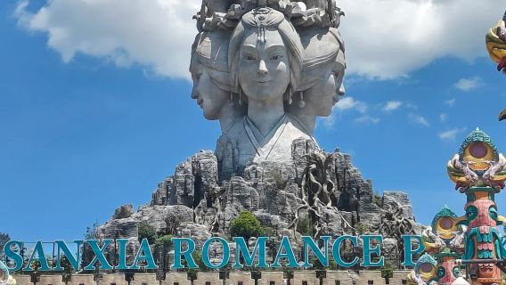 Yichang lawatan sehari Eternal Love Tiga Gaung [termasuk tiket masuk + persembahan | pilihan tempat duduk VIP] dengan pengangkutan dari tiga lokasi di bandar