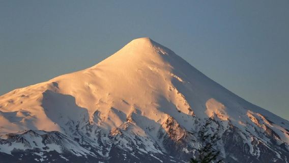 Tour of the Lanin Volcano and Huechulafquen Lake