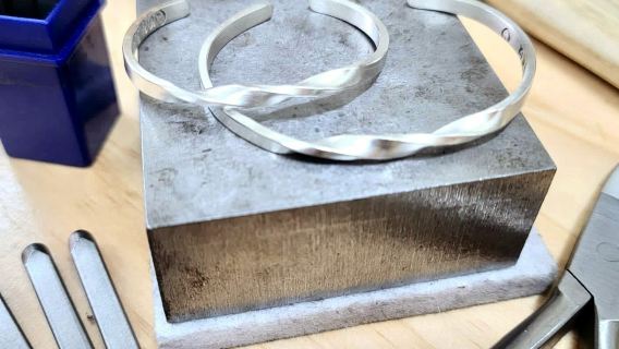 Dirty Hand Studio - Workshop Armbanden, Kwai Chung: Workshop Koperen & Zilveren Armbanden