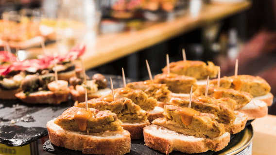 Alicante: Bullring and Central Market Gastronomic Tour