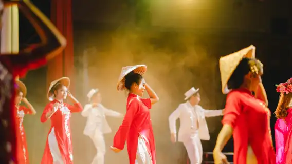 曼谷金東尼人妖秀【經典秀場|VIP坐席|普通座