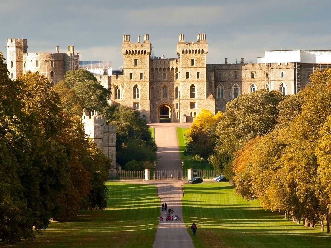1-day tour to Windsor Castle + Stonehenge + The Roman Baths [Private Charter Route I Chinese Guide]