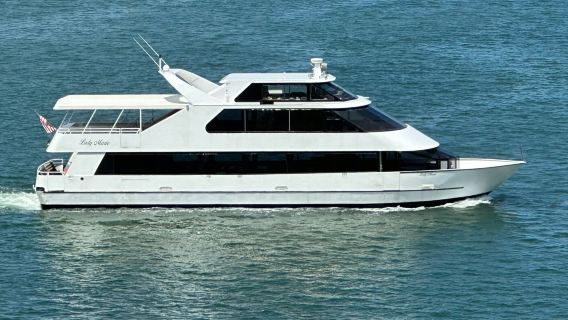 Miami: Biscayne Bay Sunset Cruise on Luxury Yacht