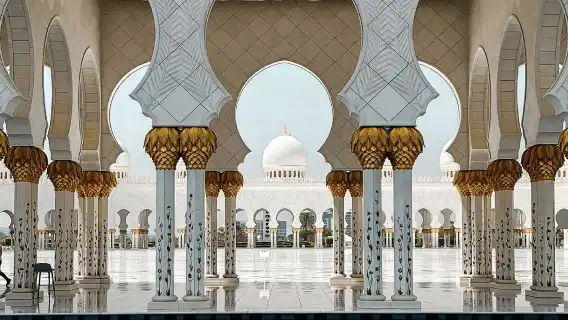 Dubai round-trip Abu Dhabi small group 1-day tour [includes mosque + Louvre with city hotel transfers]