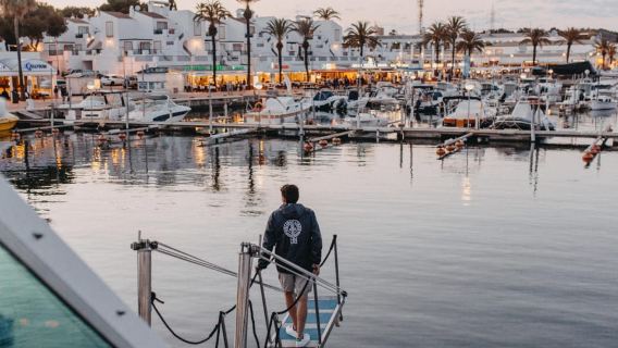 Cala'n Bosch: 2-Hour Sunset Sightseeing Tour