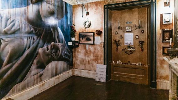 Kamar Mandi: Tiket Masuk Rumah Frankenstein Mary Shelley