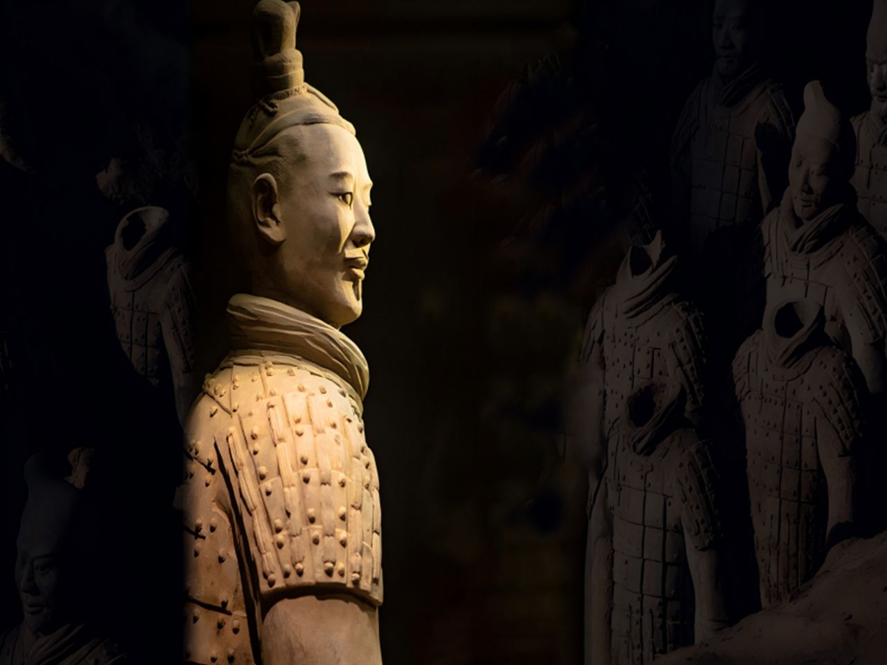 [Premium 8-Person Small Group] 1-Day Tour to Emperor Qinshihuang's Mausoleum Site Museum (Terracotta Army) + Huaqing Palace