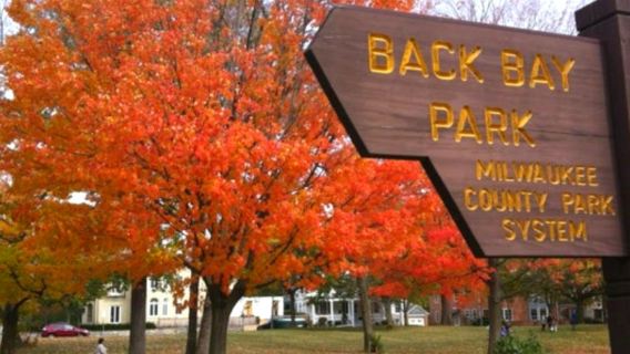 Excursión de un día al parque Back Bay de Milwaukee y al lago Ginebra para observar el follaje otoñal desde Chicago
