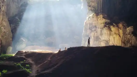 廣西桂林陽朔徒步探洞體驗/興坪古鎮範圍內可接駁【羅田大岩徒步探洞/角田水岩(魚骨洞)溯溪+槳板探洞】