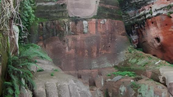 Chengdu [Dagstur med privatbil till Leshan] Se den stora Buddha vid floden och upptäck läckerheter i gränderna
