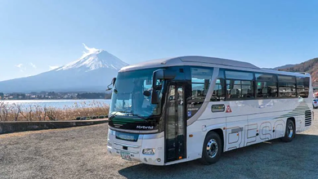 [Billet officiel] Bus direct du Japon : De Tokyo Shinjuku au Lac Kawaguchi, Lac Yamanaka et Fuji-Q Highland - Billet électronique sur mobile sans échange