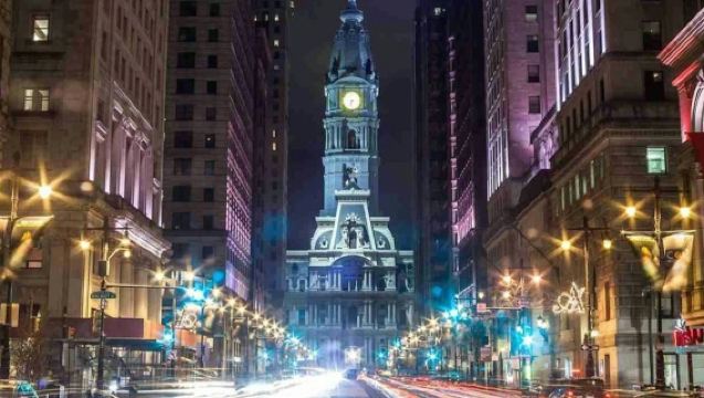 Philadelphia: Guided Night Bus Tour