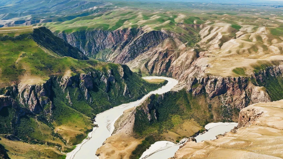 Lawatan Sewa Peribadi Eksklusif: Lawatan Sehari ke Kalajun Kuokesu Grand Canyon Xinjiang + Kota Baguat Teks