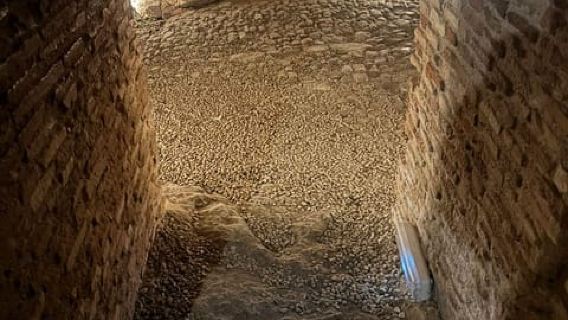 Underground Toledo Tour in English: Discover Hidden History