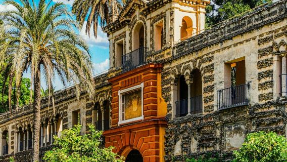 พระราชวังอัลกาซาร์แห่งเซบียา มหาวิหาร และหอคอยจิรัลดา: เข้าชมแบบพิเศษ + ทัวร์พร้อมไกด์