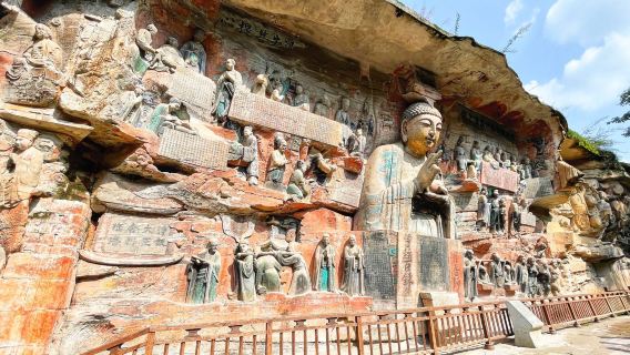 Viaje en el tiempo: Descubriendo las joyas culturales de Dazu en un solo día