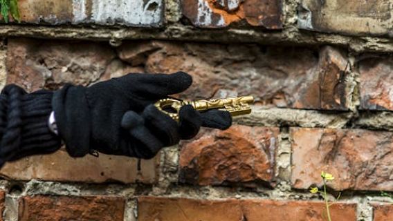 Interactive spy-themed city game with host-guide in Kraków's Old Town