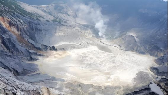 Tangarakang Volcano + Braga one-day tour(Round-trip from Jakarta)