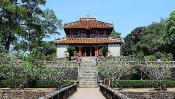 Ab Da Nang/Chan May: Kaiserstadt Huế & Hai-Van-Pass-Tour