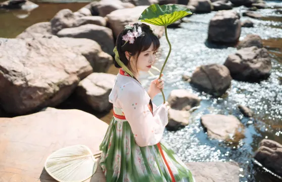 當塗Trip Moments【李白文化園詩意古風約拍跟拍攝影攝像+多語言翻譯本地攝影師】