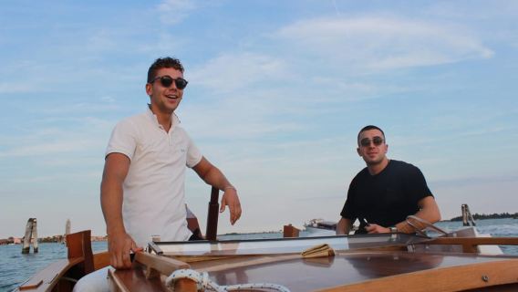 Scopri Murano, Burano e Torcello con un divertente tour delle isole in bragozzo