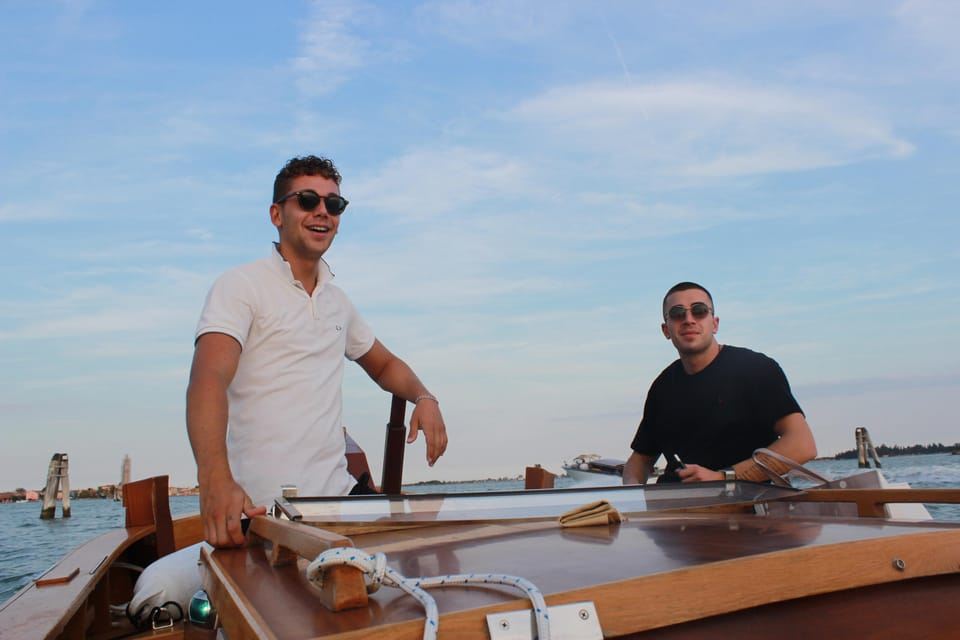 Scopri Murano, Burano e Torcello con un divertente tour delle isole in bragozzo