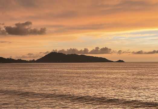 Phuket Meg Khram viral restaurant reservation service