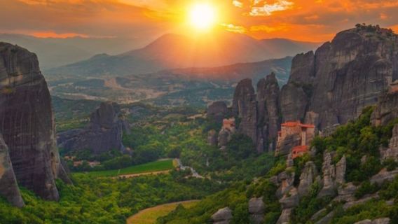 Excursión de un día a Meteora, la ciudad en el cielo, desde Atenas, Grecia (opción de almuerzo incluida)