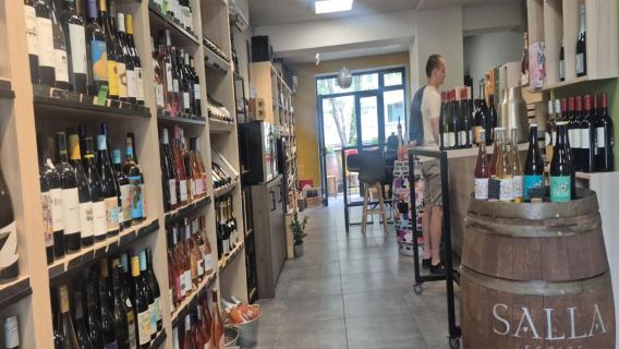 Bulgarian Grape Wine Tasting with Sommelier - Tour