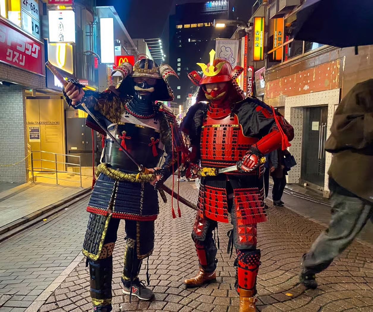 Samoerai-harnaservaring in Harajuku, Tokyo