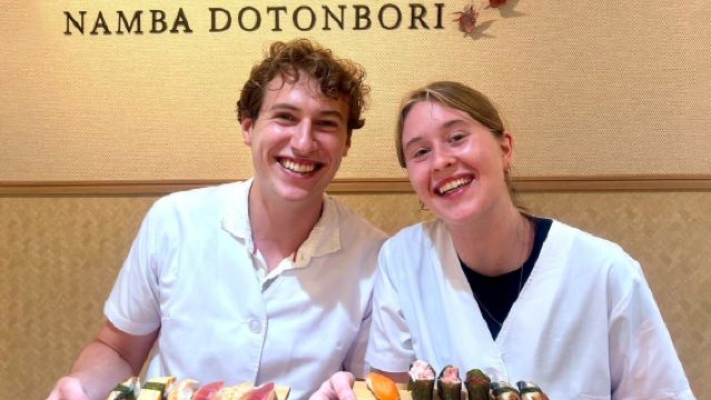Maestro di sushi a Namba - Cibo + esperienza, nella lezione di preparazione del sushi, diventa un maestro di sushi!