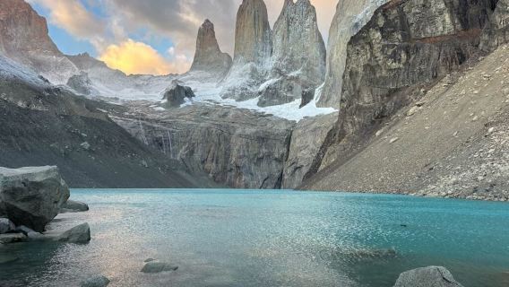 Tour 1 ngày khứ hồi từ Puerto Natales khám phá và check-in Tháp Ba tại Vườn quốc gia Torres del Paine, Chile