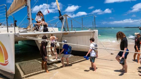 Waikiki: Turtle Canyon Snorkel & Sail | Oahu