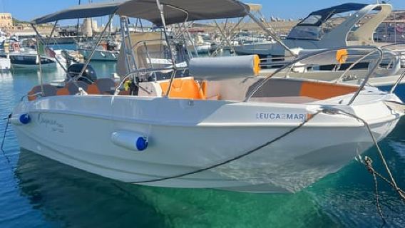 Santa Maria di Leuca: 3-Hour Boat Ride with Aperitif and Swim Stops