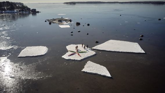 Helsinki: Winter Kayaking in Eastern Helsinki Archipelago
