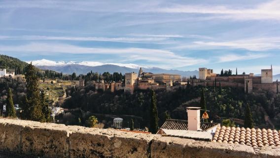 Albayzín: Granada's Albayzín Tour with Food Tasting