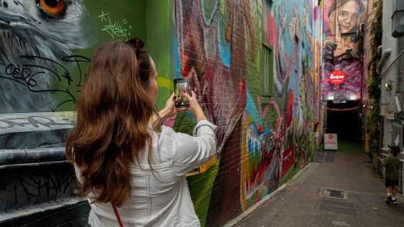 Brisbane: Small Bars and Street Art Tour with a Drink