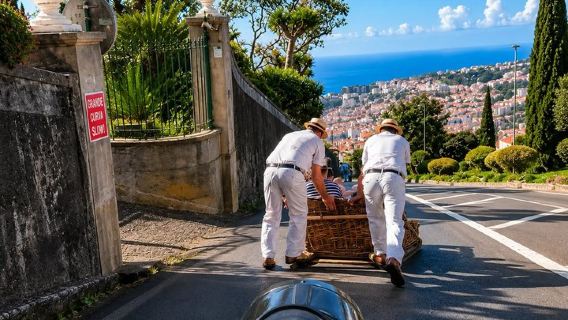 Funchal e Monte: Passeio Privado de Sidecar com Parada no Tobogã