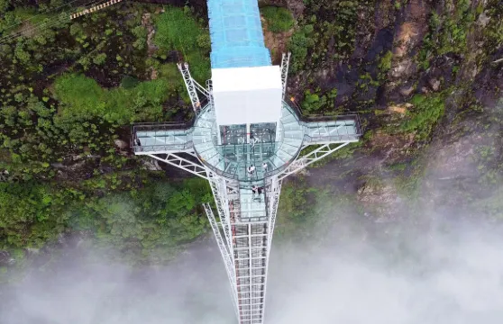薩帕銀瀑布與雲龍空中漫步之旅