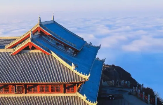 峨眉山一日遊【15人小團金頂+峨眉半山特色午餐】