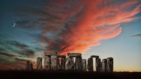 United Kingdom Stonehenge inner circle VIP experience + Lacock + Bath 1-day tour|Available in the early morning or at dusk