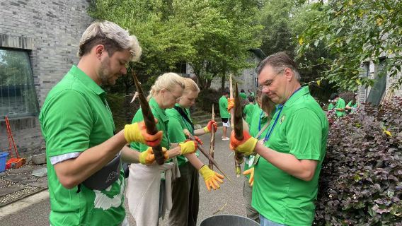 Private Full Day Panda Volunteer Tour