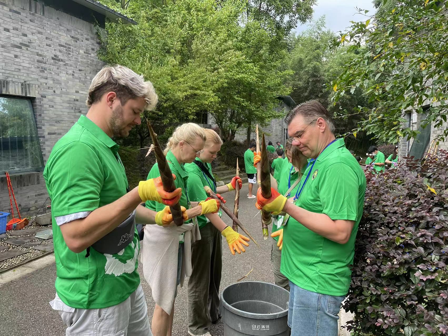 Private Full Day Panda Volunteer Tour