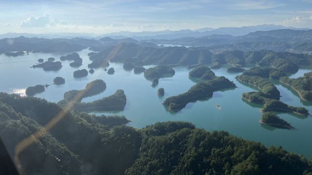 浙江杭州千島湖希爾頓直升機飛行體驗【俯瞰天下為公/黃山尖/農夫山泉取水口】