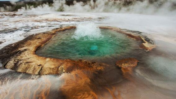 Excursion d'une journée au Cercle d'or d'Islande avec lac de cratère, geysers, Gullfoss et excursion aller-retour de 8 heures