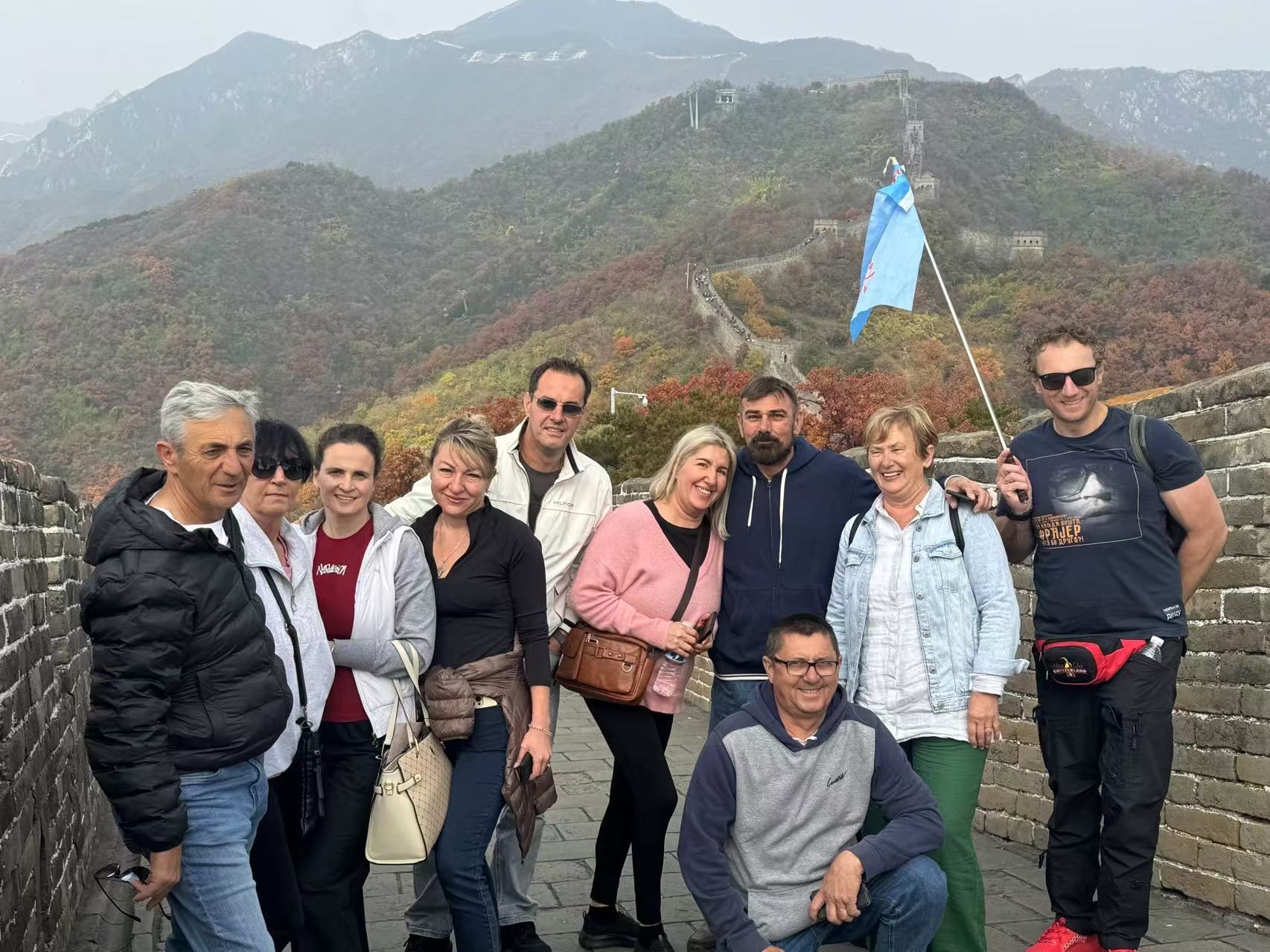 Mutianyu Great Wall group tours and private small group day tours: multilingual guides (Chinese, English, etc.) available.