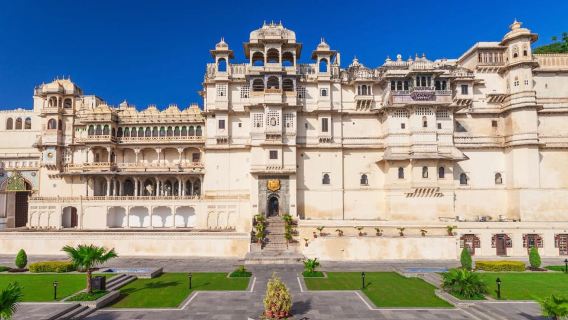 Udaipur Sightseeing Tour in a Private Car
